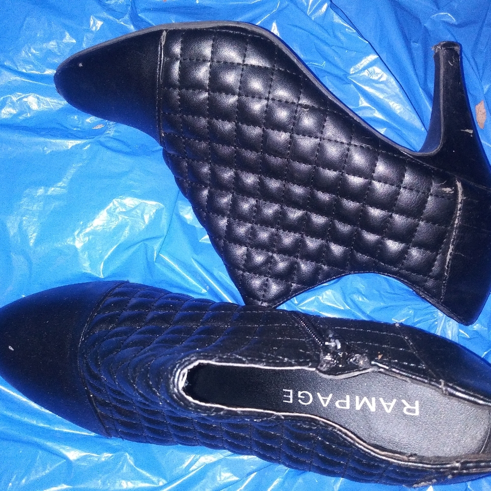 Shoes - Picture 3 of 4
